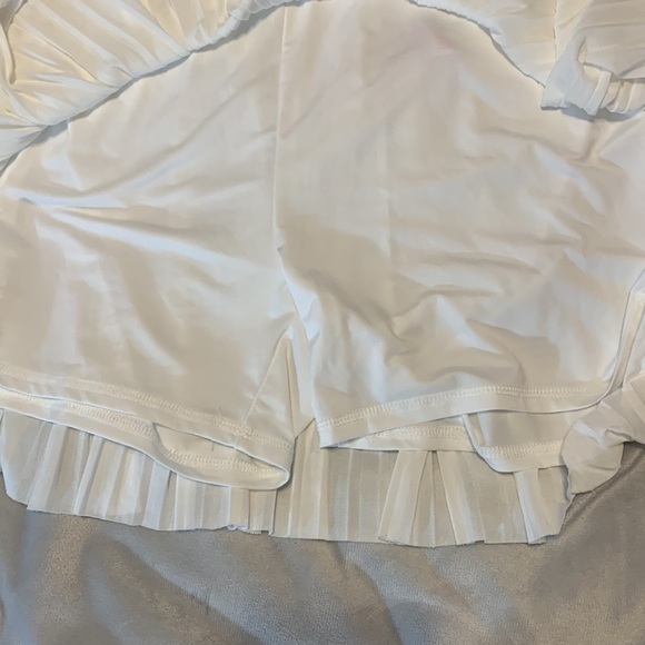 Athletic pleated tennis skirt over shorts size XL White no boundaries skort - Picture 5 of 7